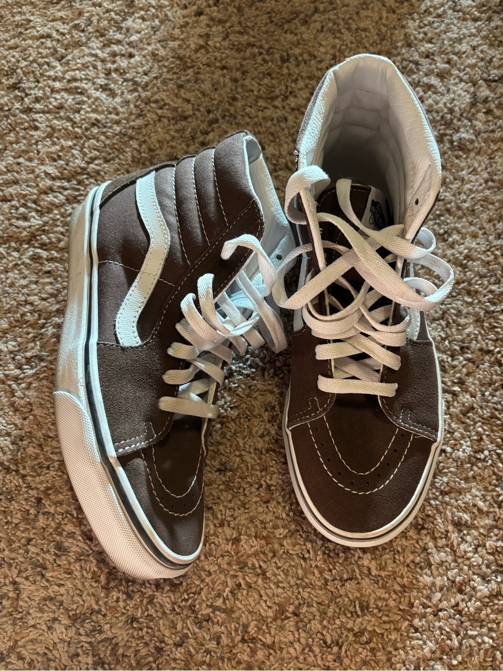 Vans Unisex Sk8-Hi High-Top Sneakers in Brown/White